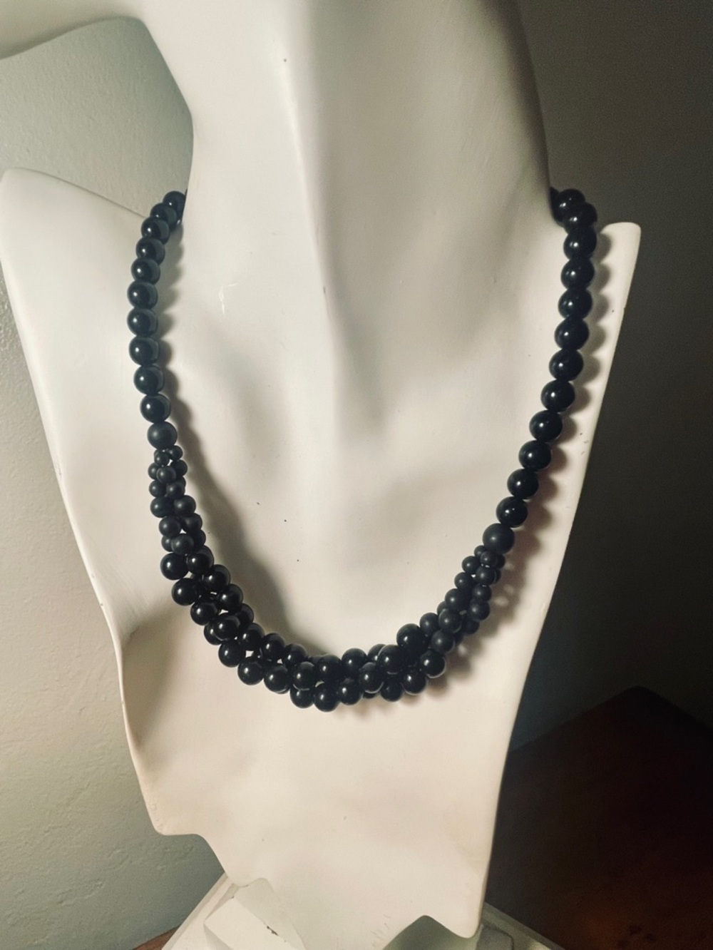 Classic VTG Black Beaded Necklace - Elegant Women's Jewelry